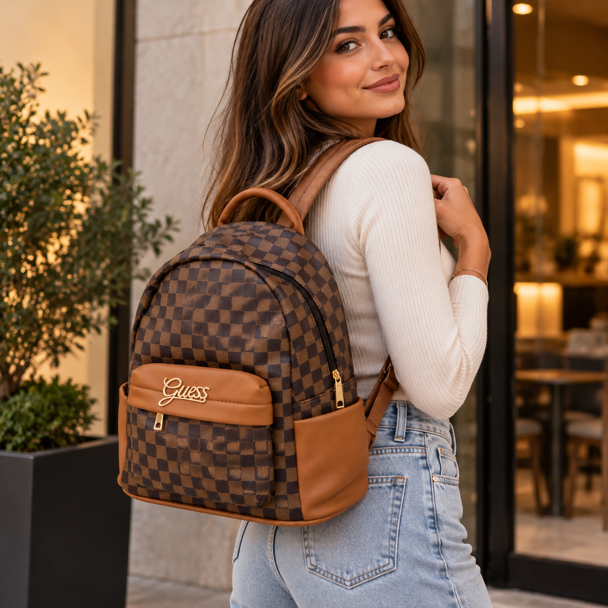 Mochila Guess 37