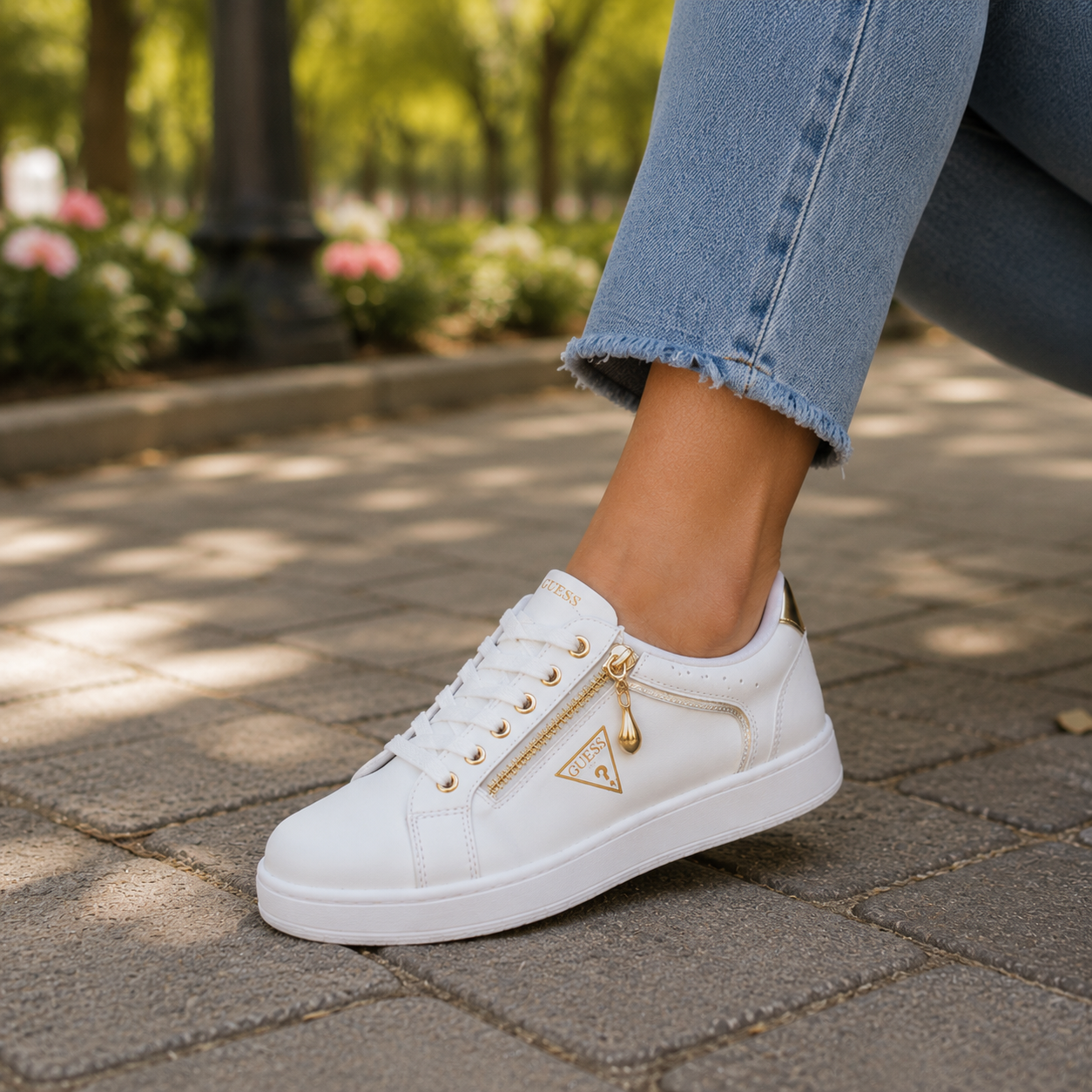 Guess cor branco com ZIP