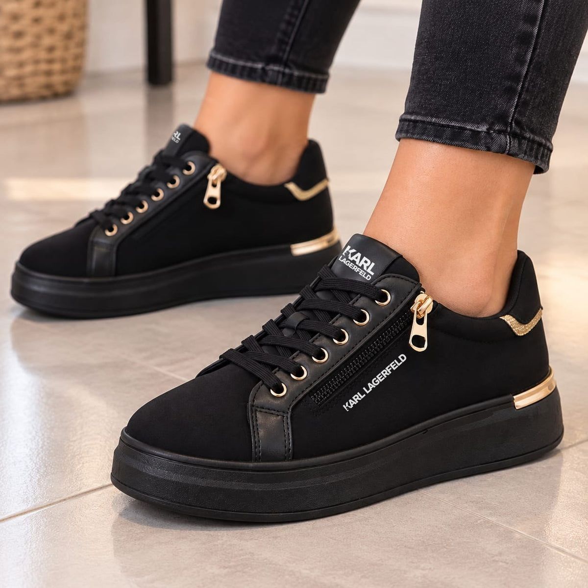 Karl Lagarfeld preto